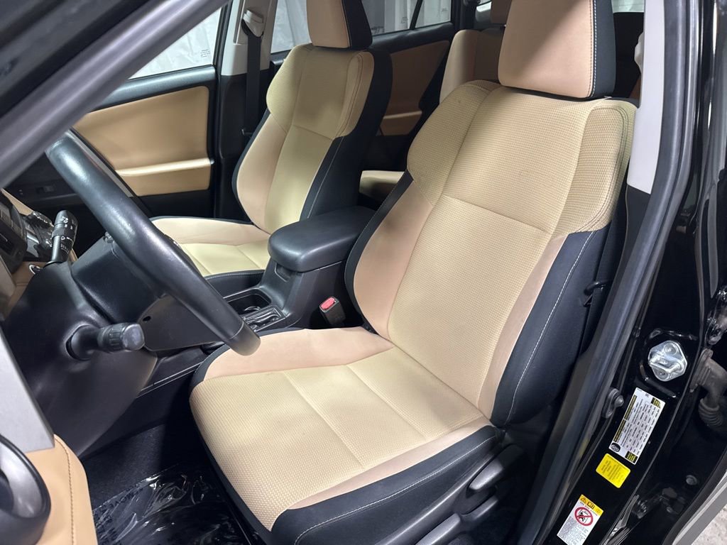 Used 2018 Toyota RAV4 XLE FWD image 16