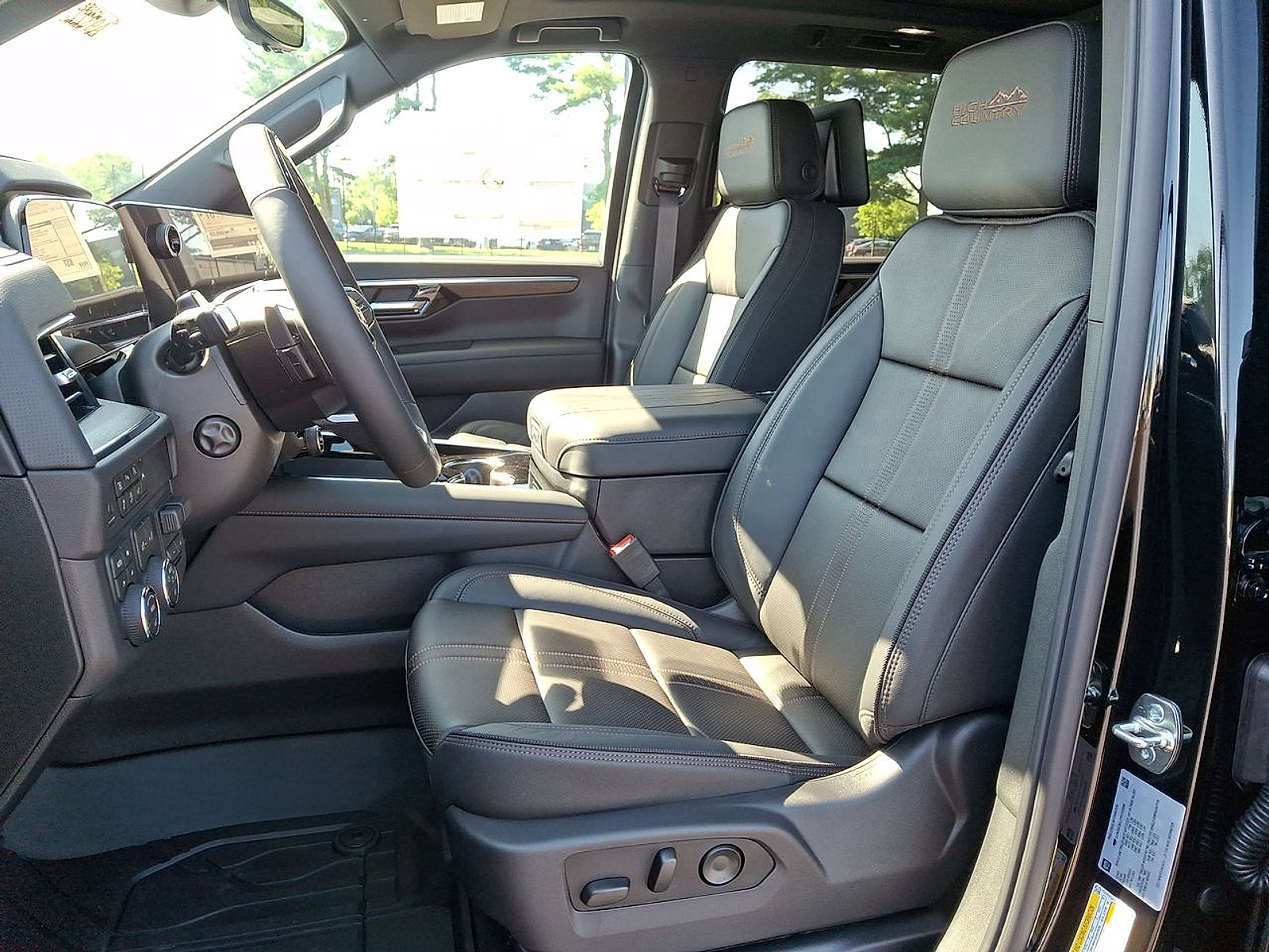 New 2026 Chevrolet Suburban High Country AWD/4WD image 14