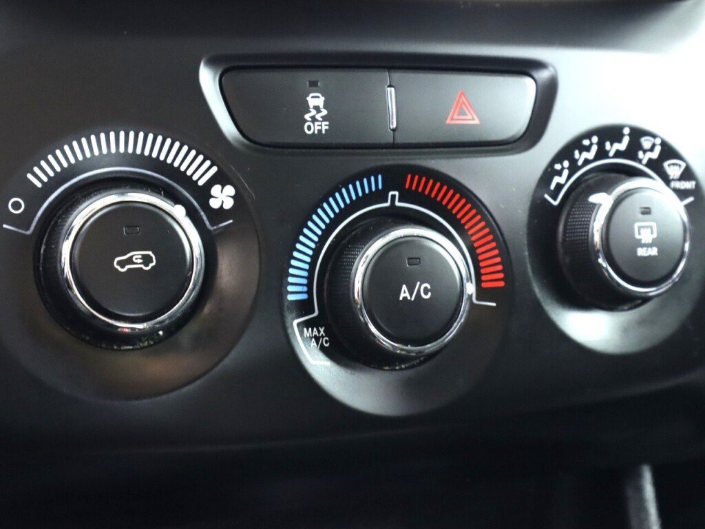 Used 2016 Jeep Cherokee Sport AWD/4WD image 24