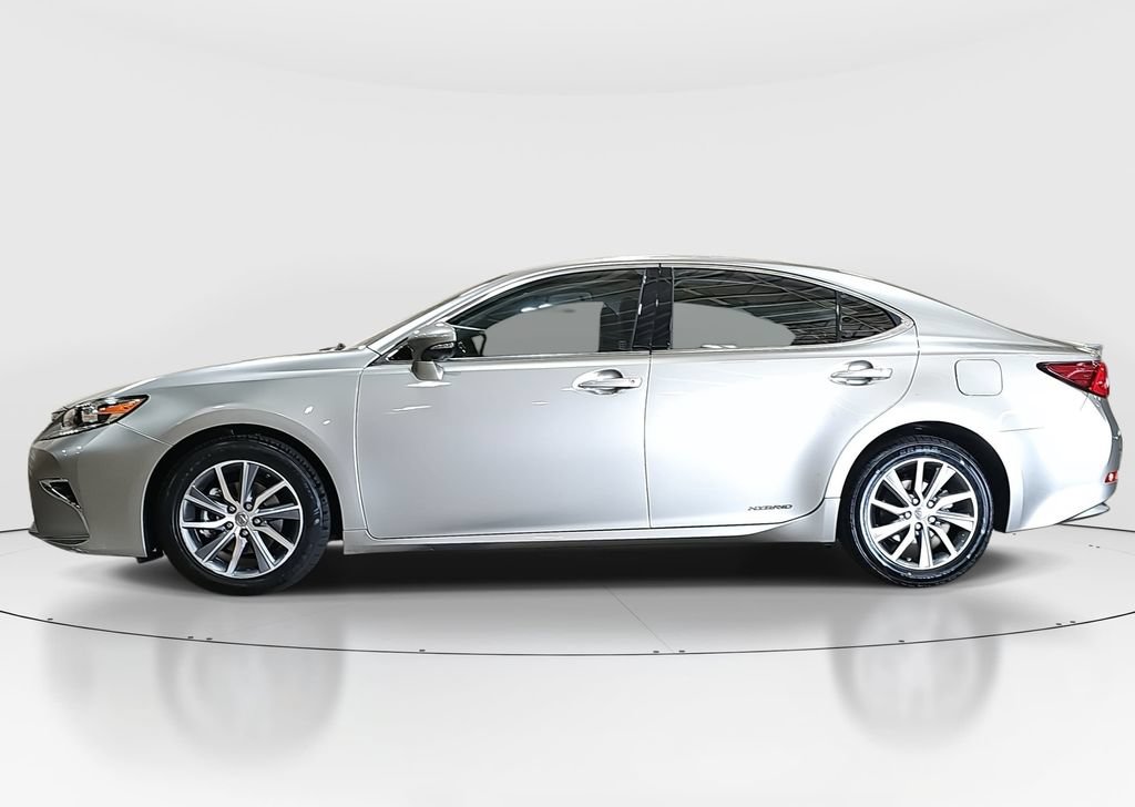 Used 2018 Lexus ES 300h w/ Luxury Package FWD image 8