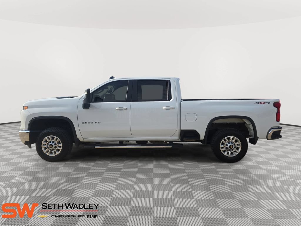 Used 2025 Chevrolet Silverado 2500 LT w/ Convenience Package AWD/4WD image 4