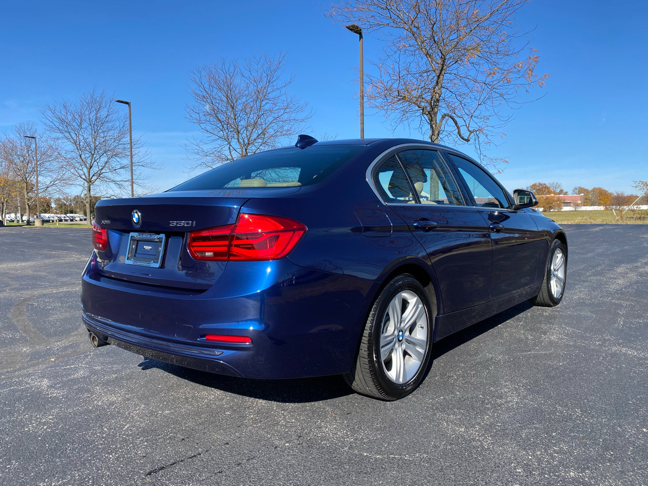 Used 2018 BMW 330i xDrive 330i xDrive SULEV Sedan w/ Premium Package image 5