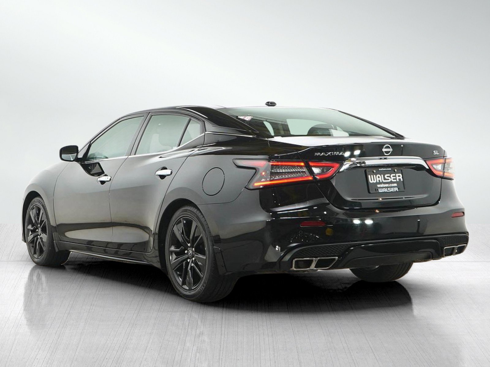 Used 2023 Nissan Maxima SL FWD image 3