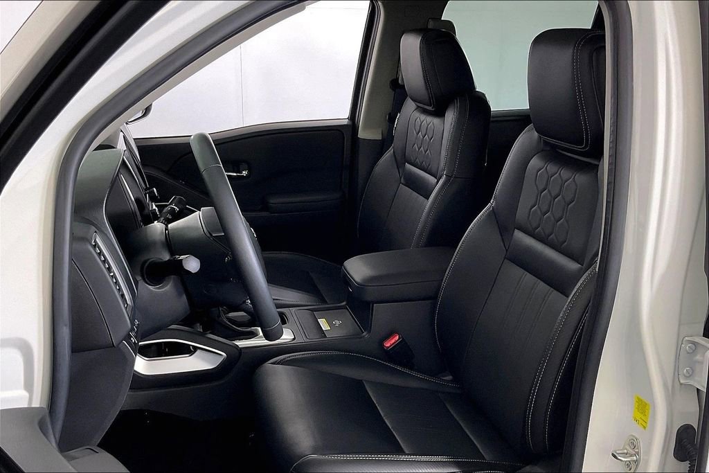 Used 2024 Nissan Frontier SL w/ Technology Package image 37