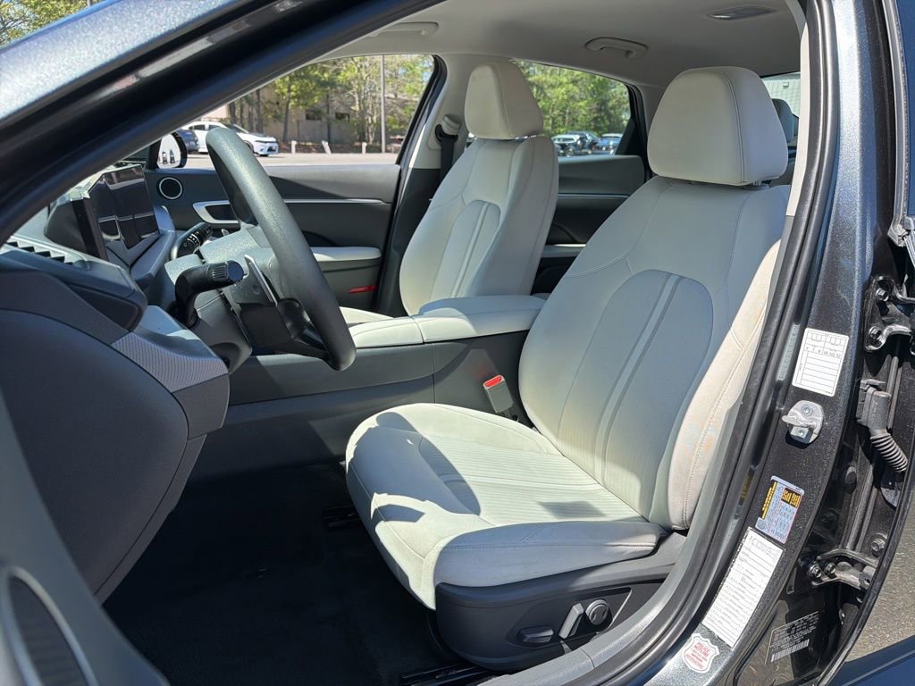 Used 2025 Hyundai Sonata SEL FWD image 18