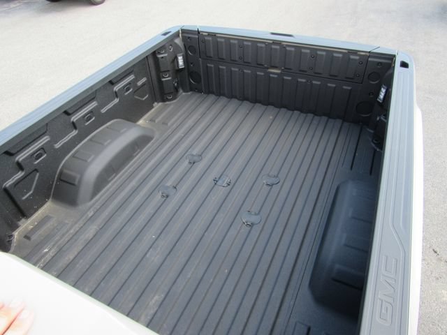 Certified 2026 GMC Sierra 2500 AT4X w/ LPO, Black Badging Package AWD/4WD image 39