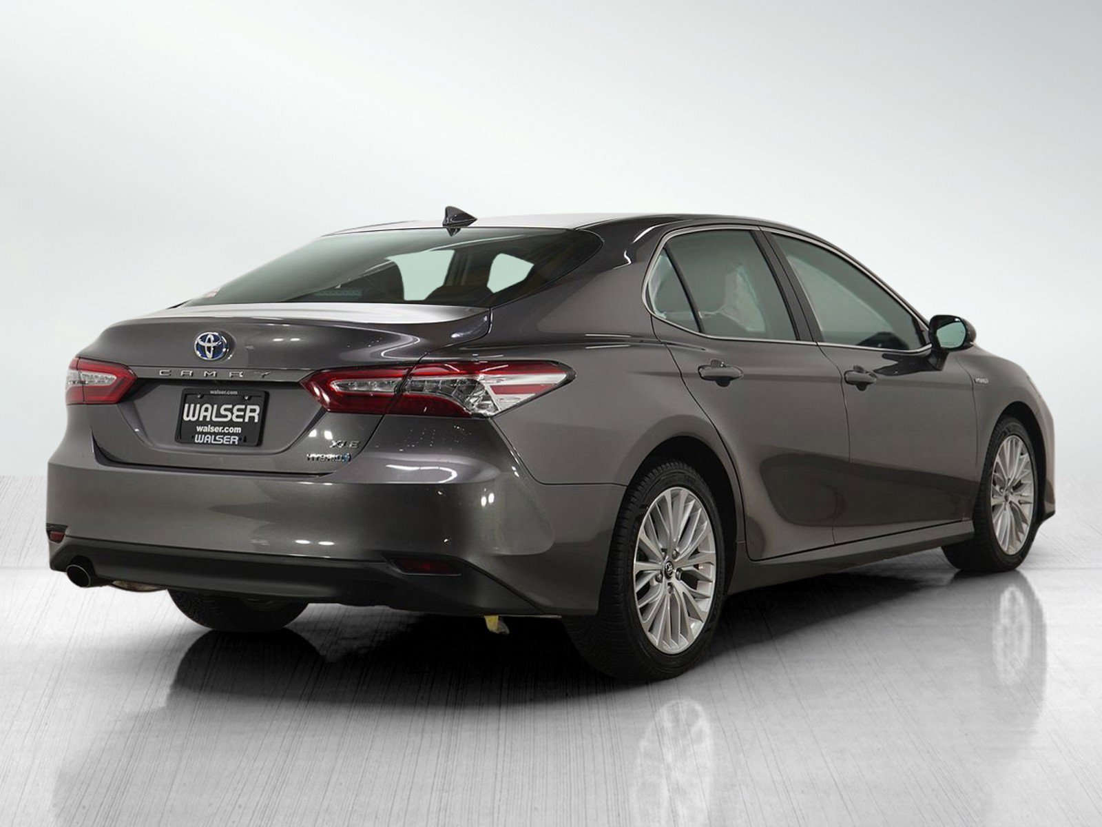 Used 2020 Toyota Camry XLE image 5