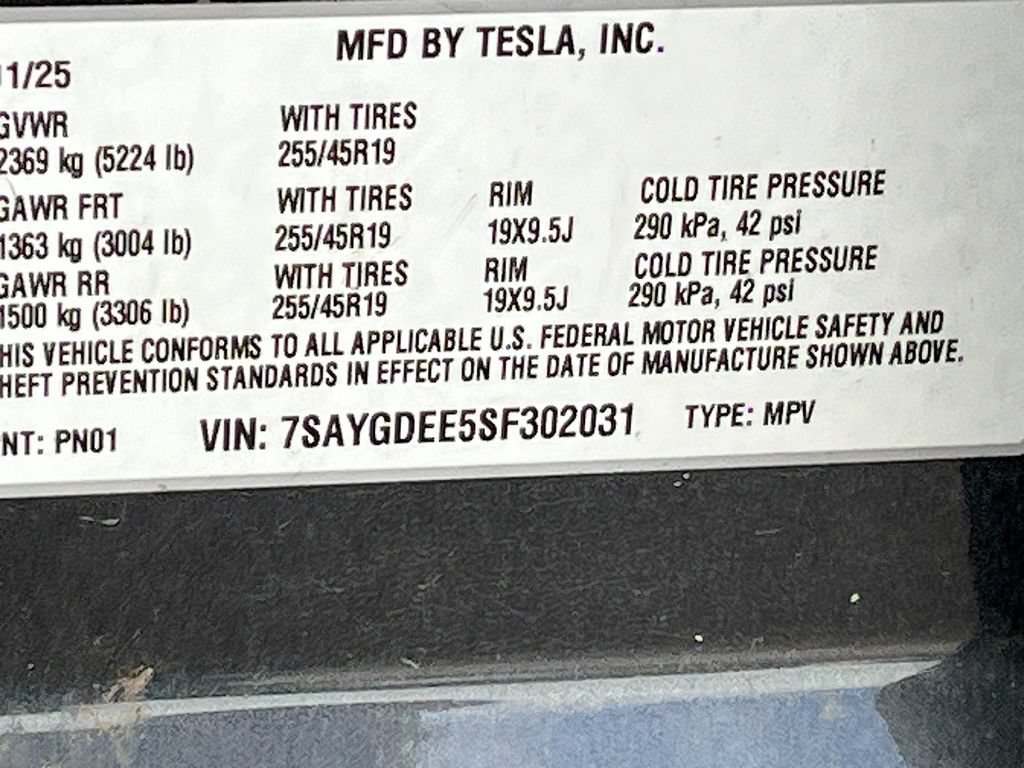 Used 2025 Tesla Model Y Long Range AWD/4WD image 30