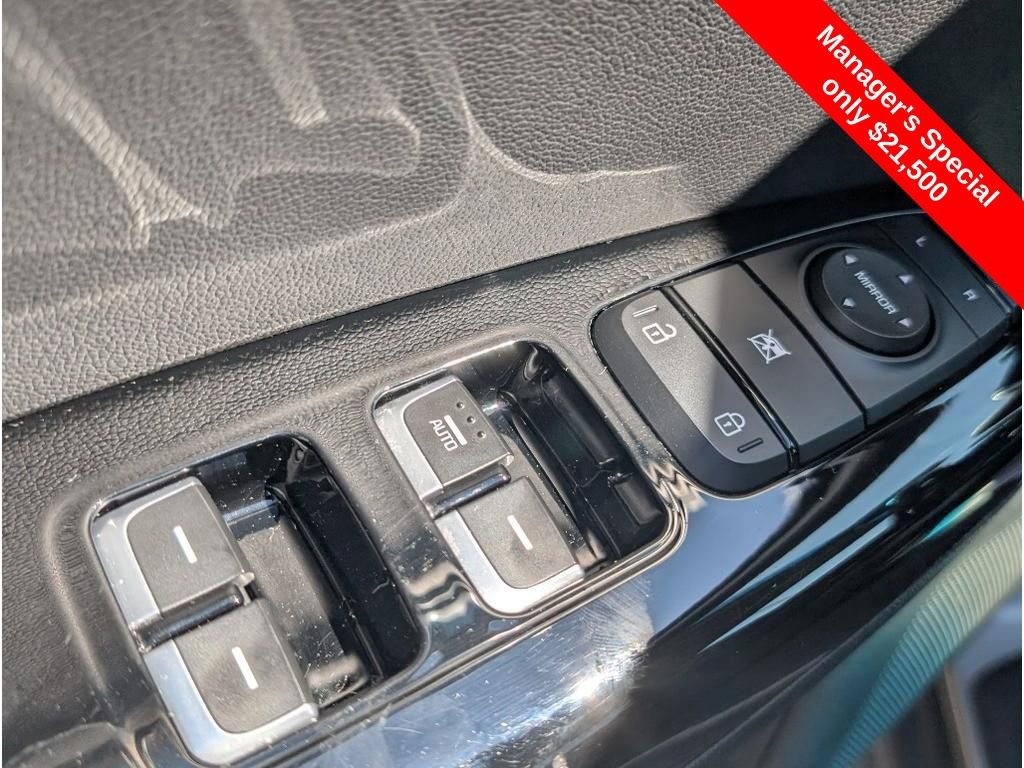 Used 2022 Kia Sportage EX image 16