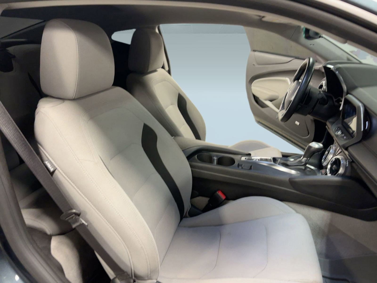 Used 2021 Chevrolet Camaro LT w/ Technology Package image 31