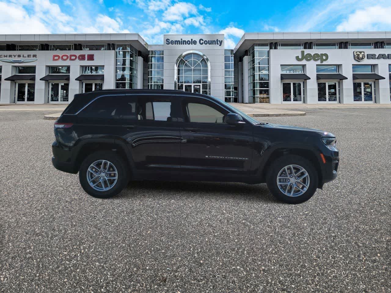 New 2026 Jeep Grand Cherokee Laredo X AWD/4WD image 9