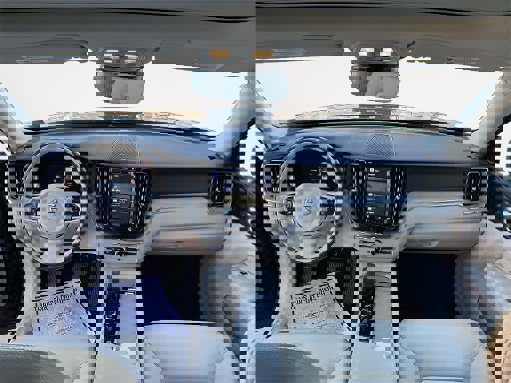 Certified 2023 Volvo XC60 B5 Plus w/ Protection Package Premier image 7