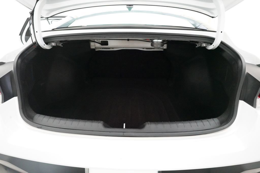 Used 2024 Hyundai Elantra Limited FWD image 10