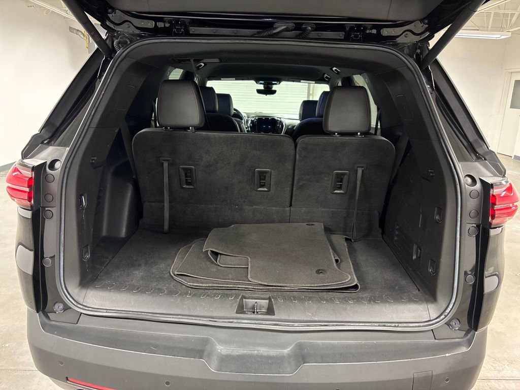 Used 2022 Chevrolet Traverse RS image 17