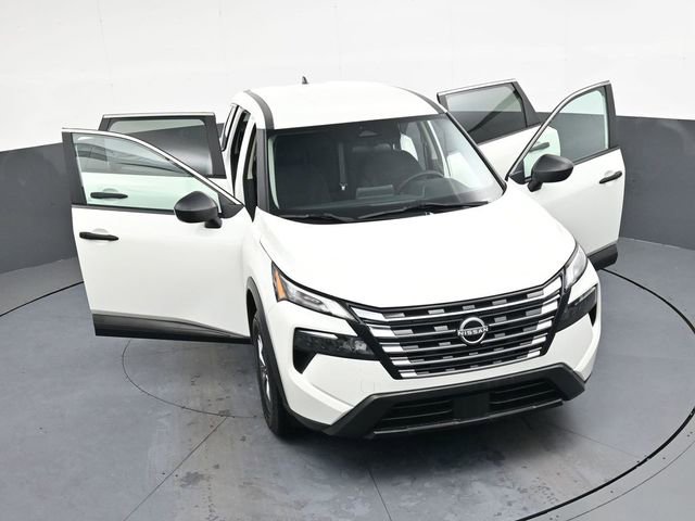 Used 2024 Nissan Rogue S image 35