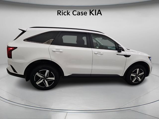 Used 2023 Kia Sorento S image 4