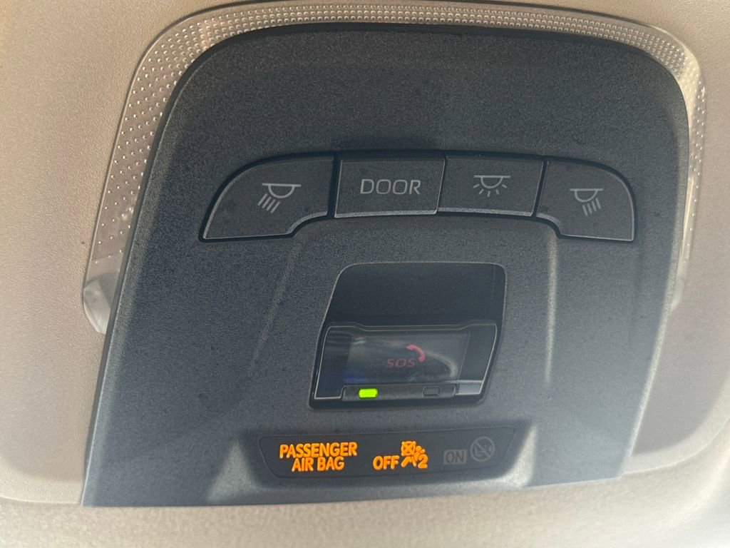 Used 2025 Toyota Corolla LE image 31