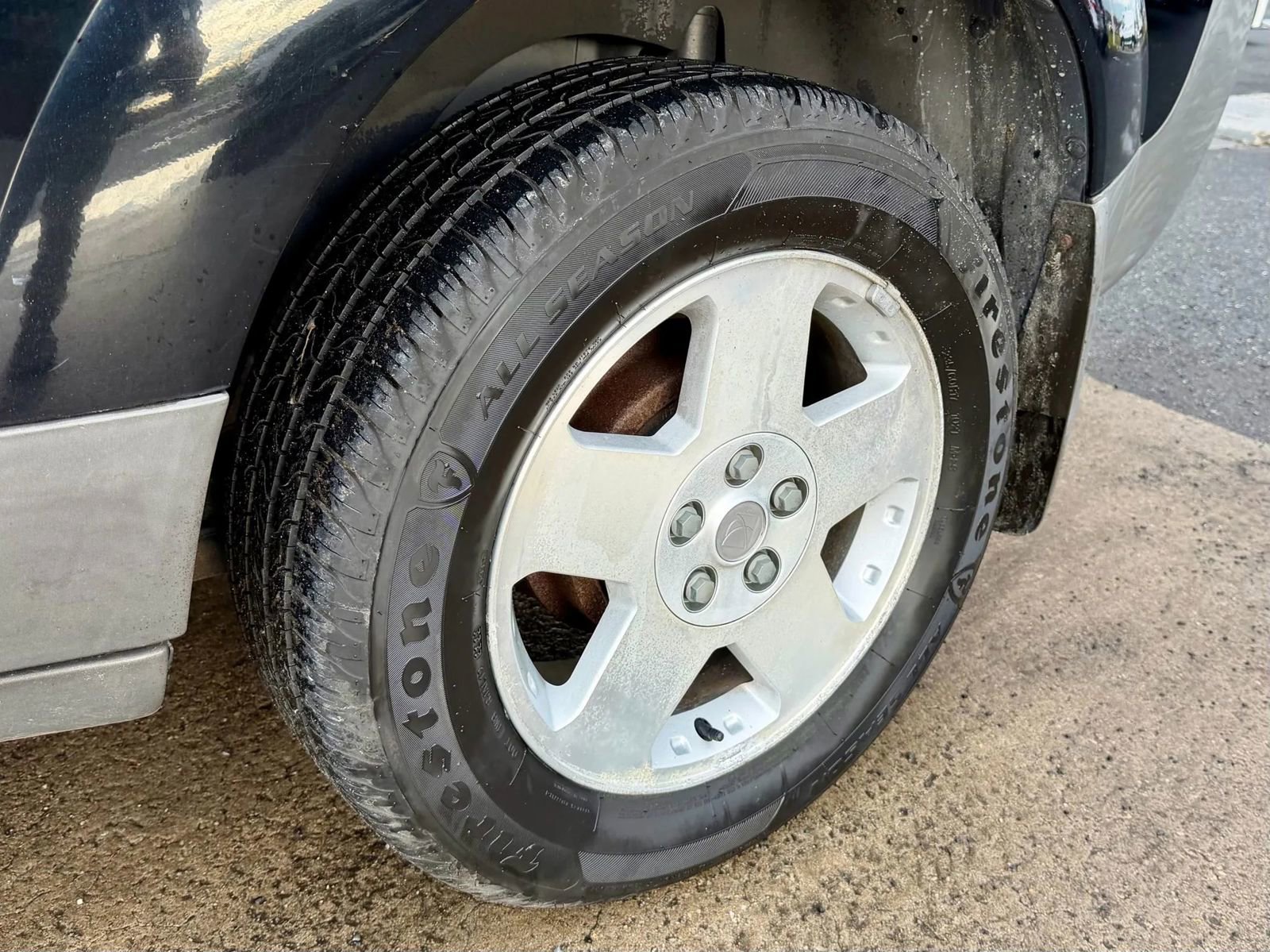 Used 2004 Saturn Vue AWD V6 w/ Leather Appointments Pkg image 8