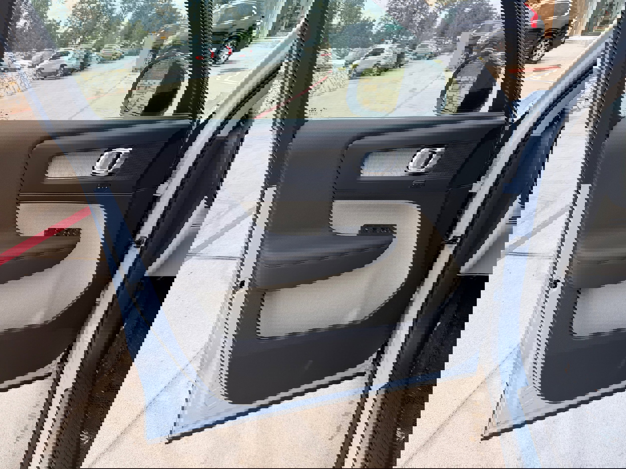 New 2026 Volvo XC40 B5 Plus w/ Protection Package Premier image 15