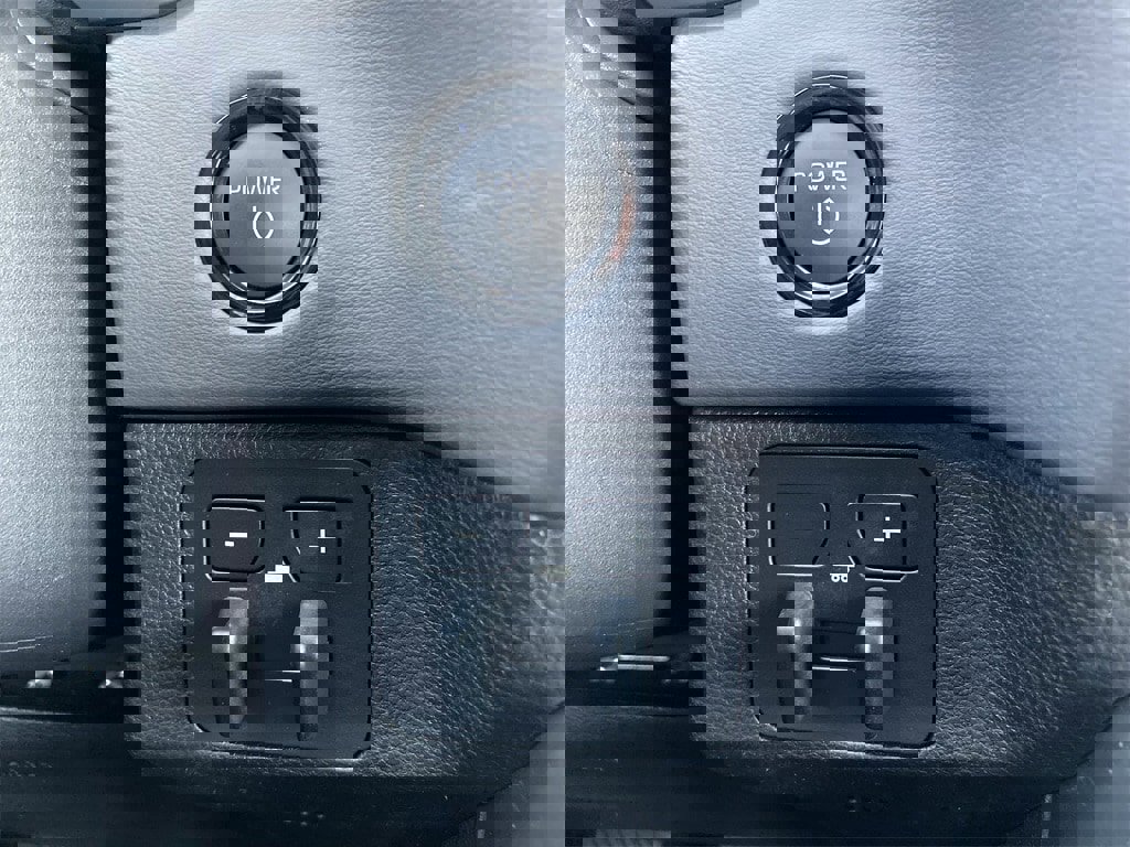 New 2025 Toyota Tundra Platinum image 18