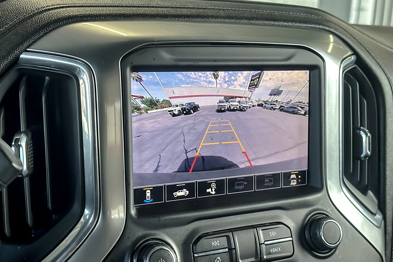 Used 2020 Chevrolet Silverado 1500 LT Trail Boss AWD/4WD image 17