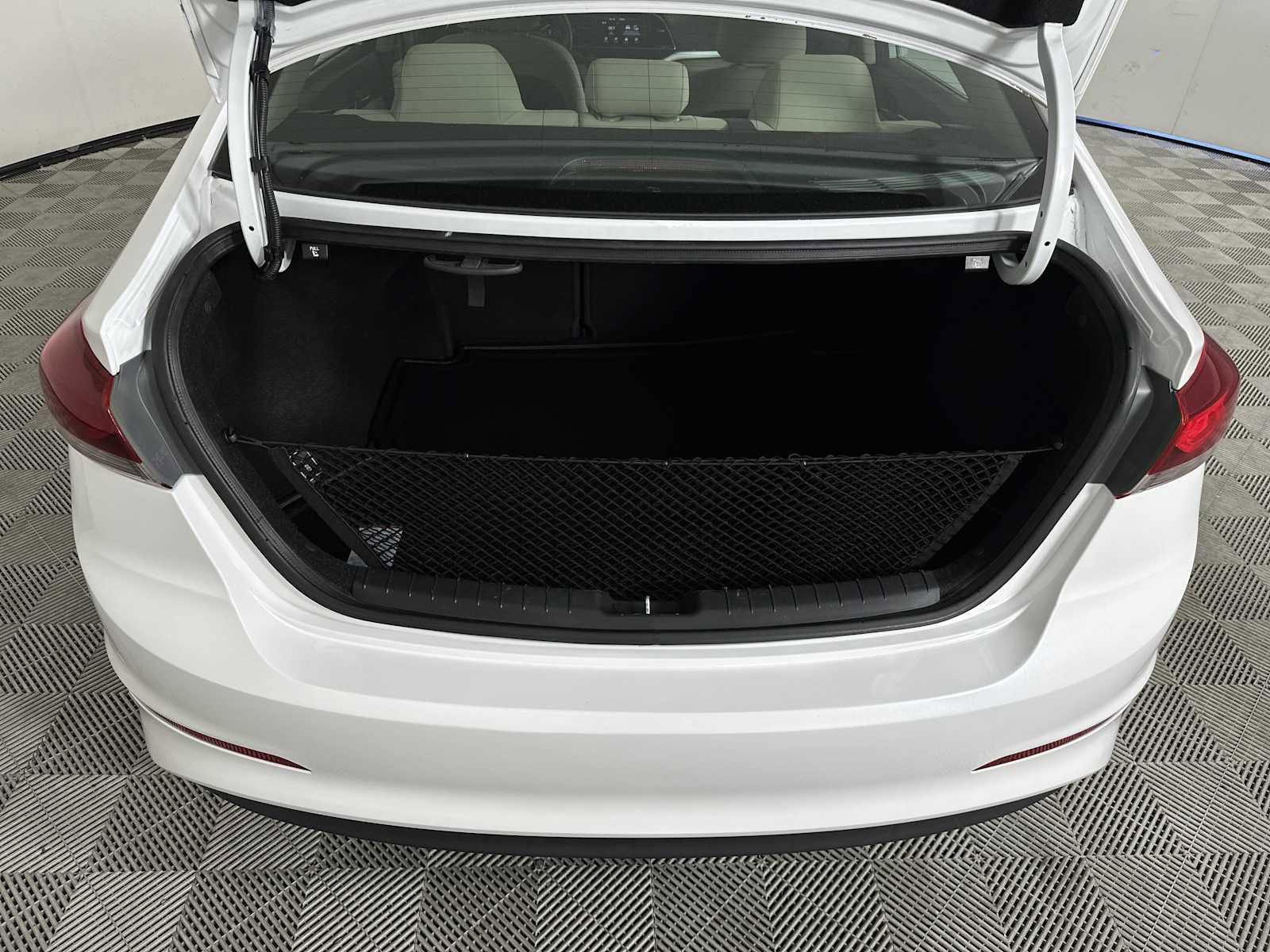 Used 2018 Hyundai Elantra SEL w/ Cargo Package image 23