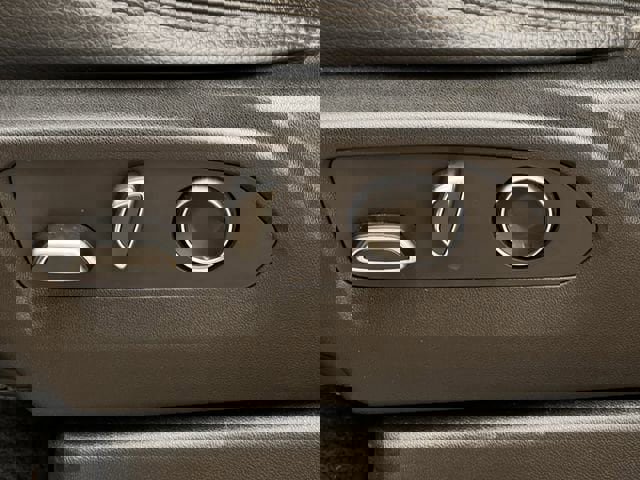 Used 2021 GMC Yukon Denali w/ Denali Premium Package image 24