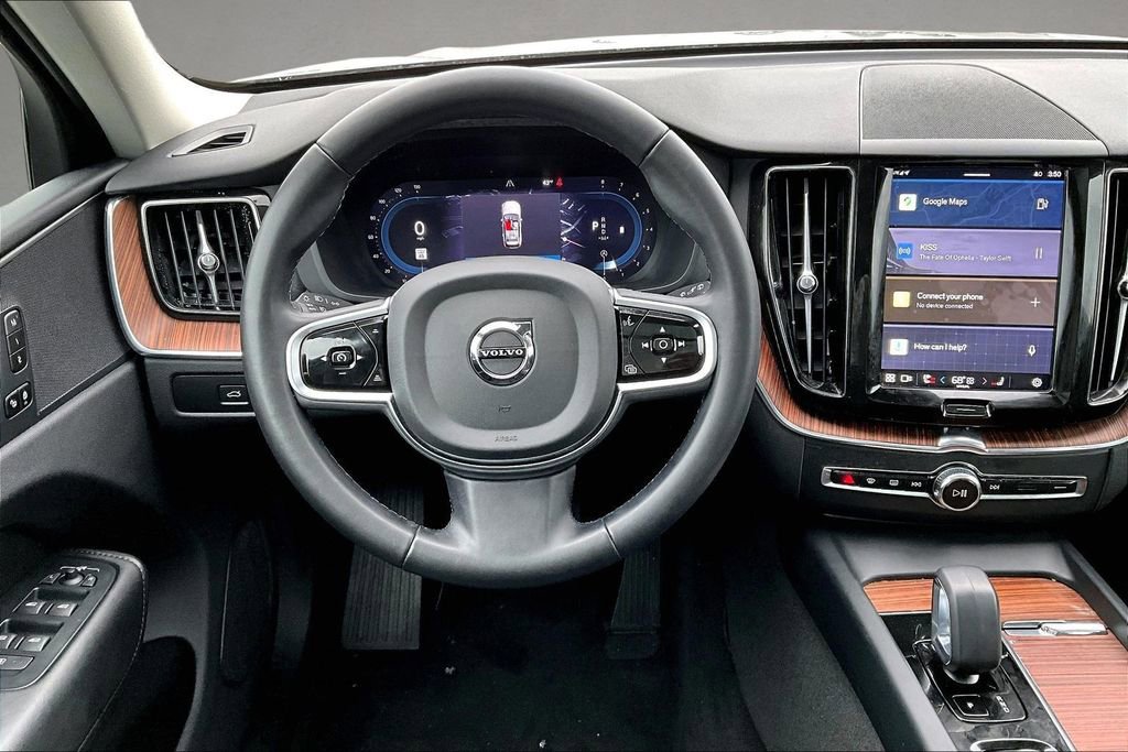 Certified 2024 Volvo XC60 B5 Plus w/ Climate Package image 8
