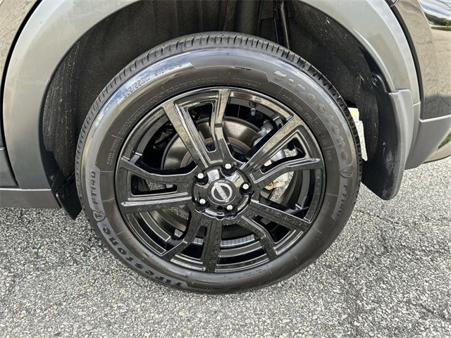 Used 2024 Nissan Kicks SR w/ SR Premium Package image 11