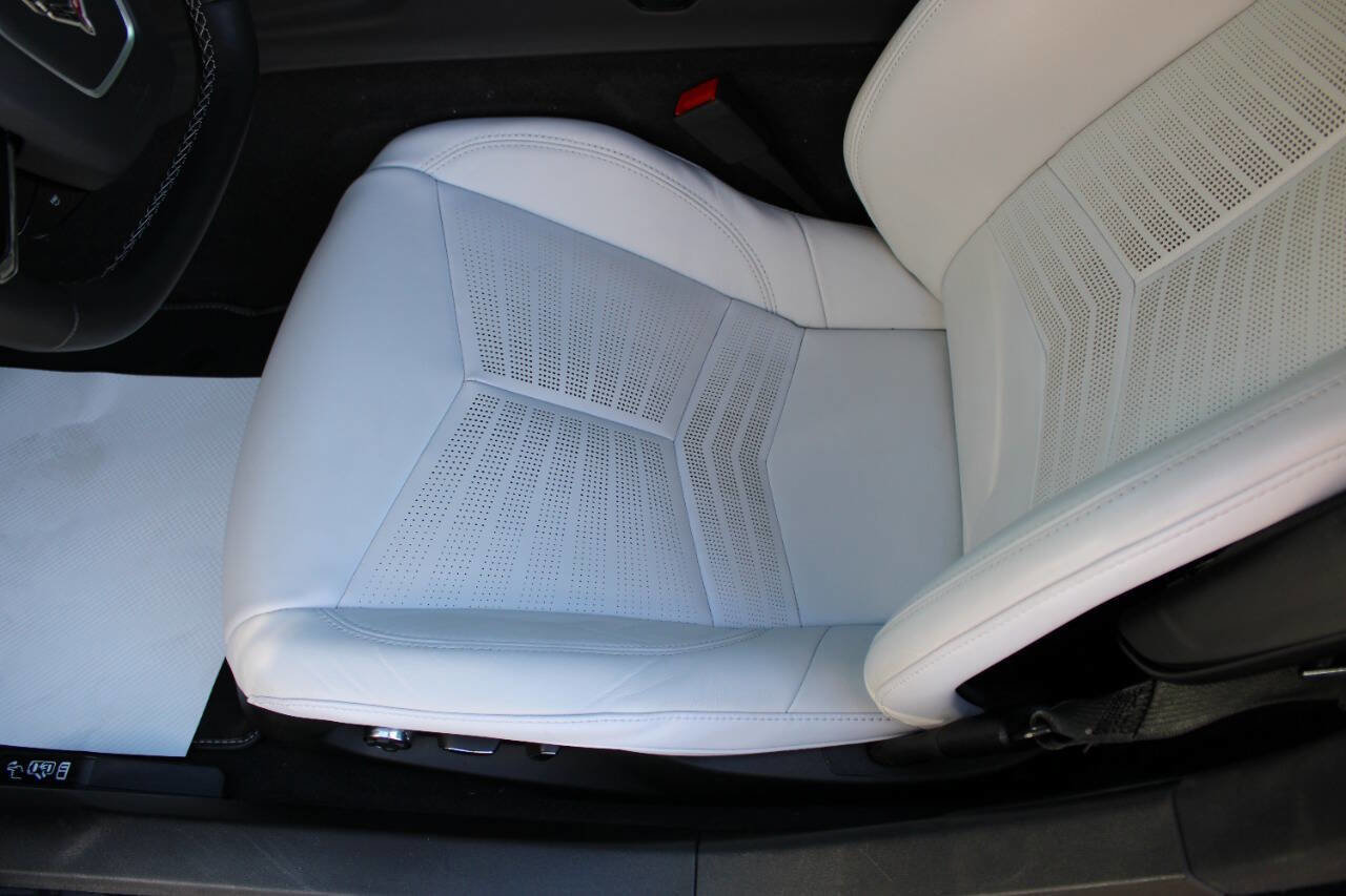 Used 2024 Chevrolet Corvette Stingray 2LT w/ Z51 Performance Package image 8