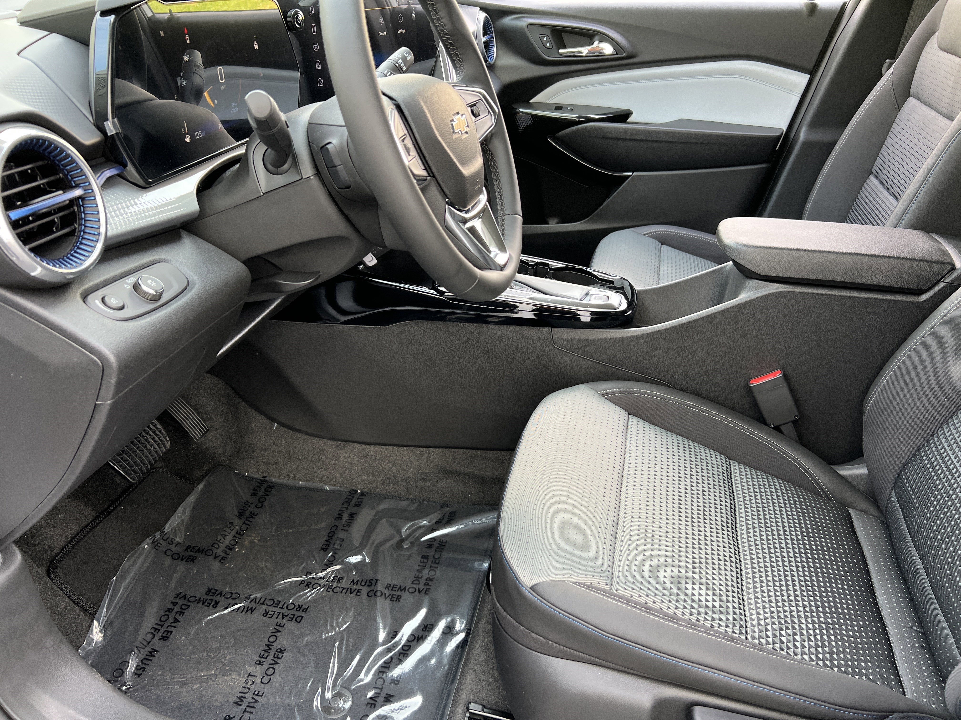 New 2026 Chevrolet Trax LT w/ LT Convenience Package FWD image 13