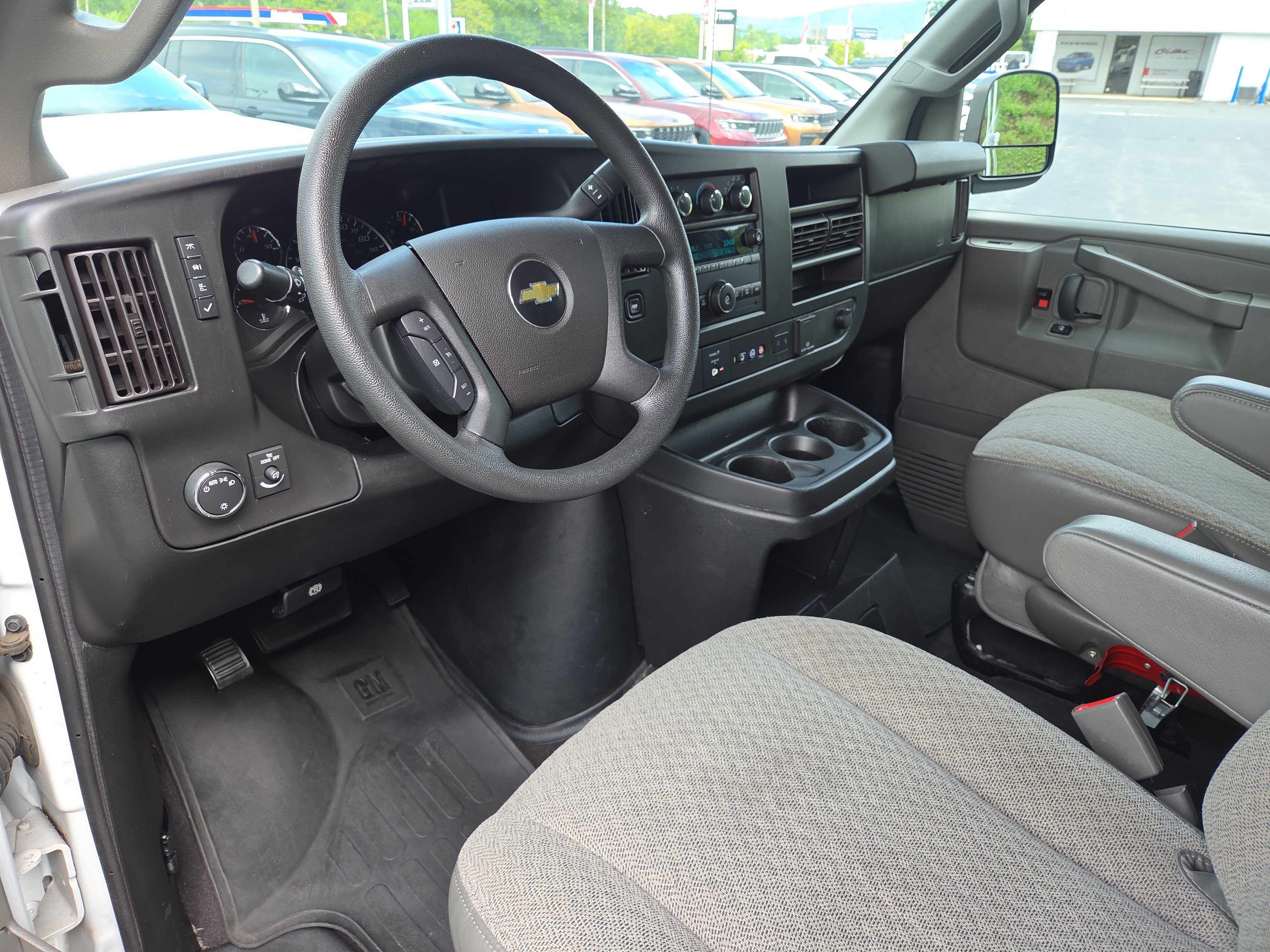 Used 2020 Chevrolet Express 2500 LT w/ LT Preferred Equipment Group RWD image 16