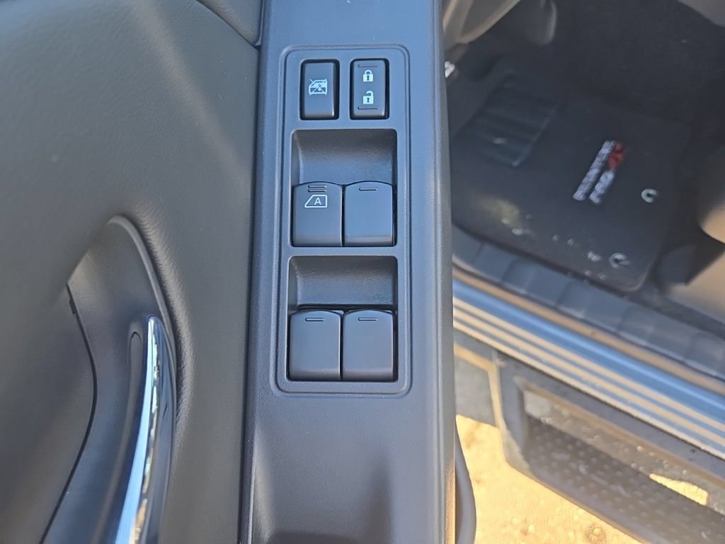 New 2025 Nissan Frontier PRO-4X AWD/4WD image 16