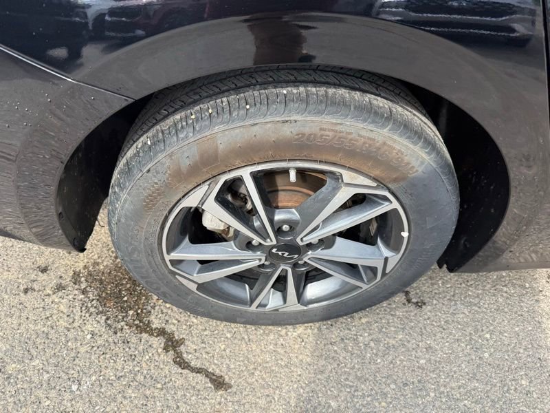 Certified 2023 Kia Forte LXS image 16