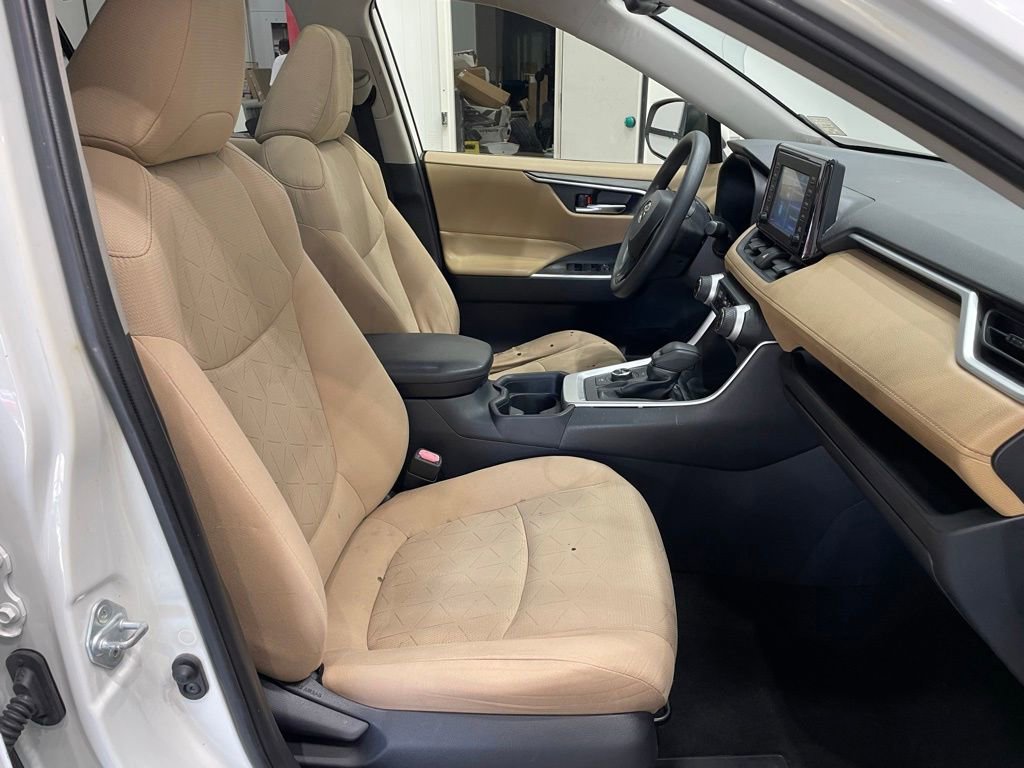 Used 2019 Toyota RAV4 XLE image 15