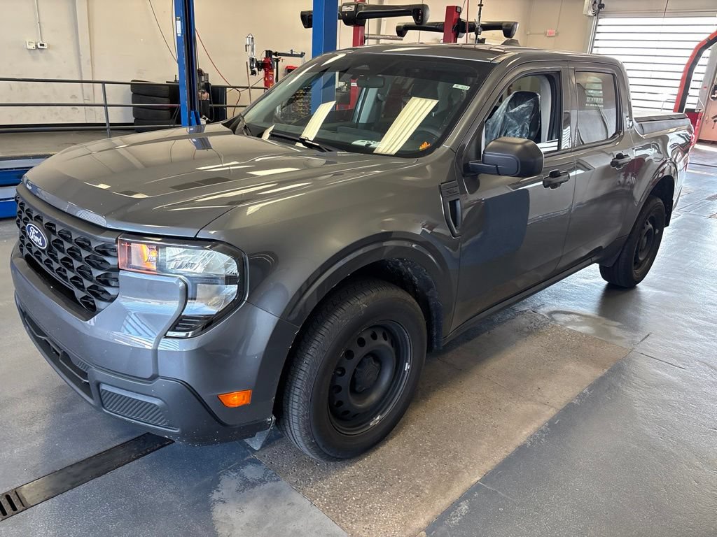 Used 2025 Ford Maverick XL FWD image 2