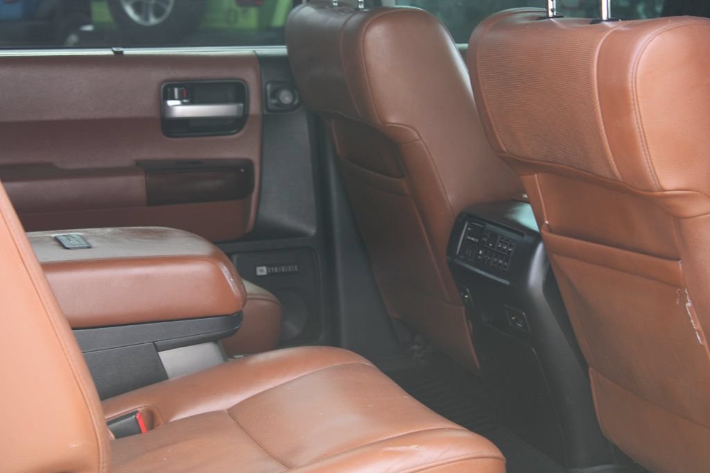 Used 2016 Toyota Sequoia Platinum RWD image 16