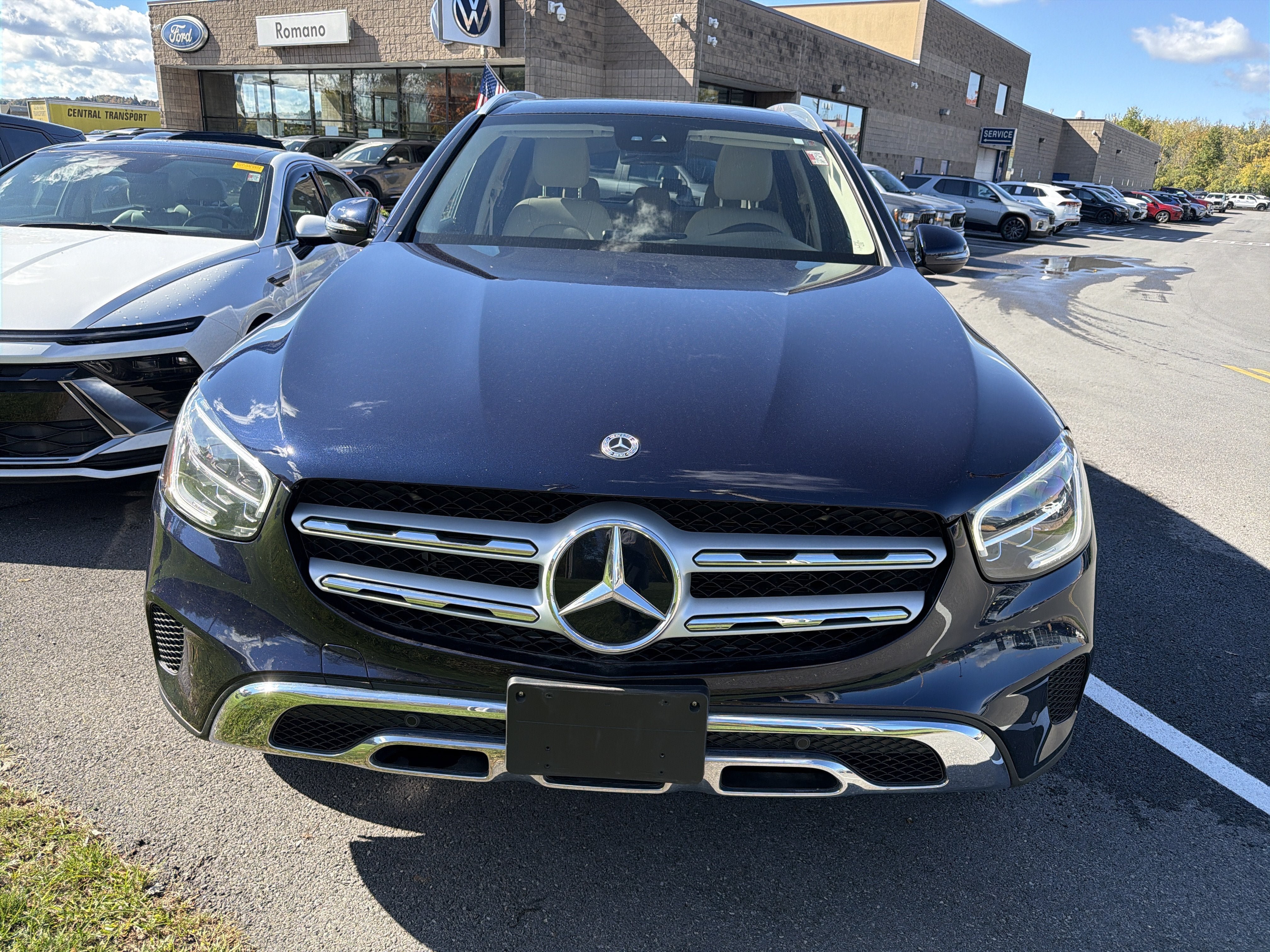 Used 2021 Mercedes-Benz GLC 300 4MATIC image 3
