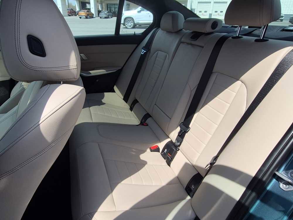 Used 2019 BMW 330i xDrive Sedan w/ Driving Assistance Package image 9
