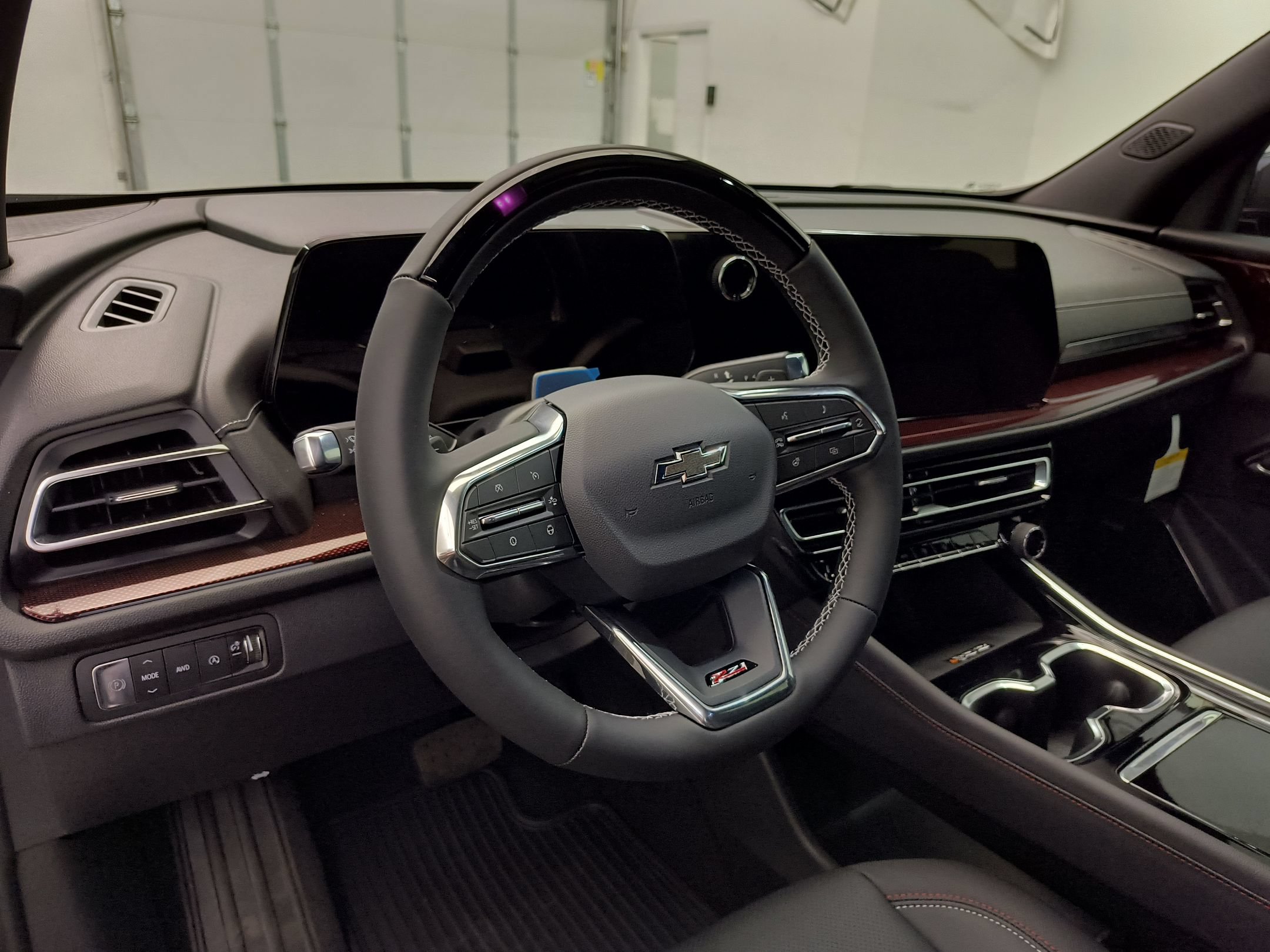 New 2026 Chevrolet Traverse Z71 w/ Enhanced Driving Package AWD/4WD image 4