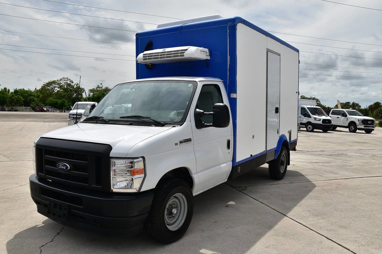 Used 2023 Ford E-350 and Econoline 350 Super Duty w/ Power Windows & Locks Group RWD image 3