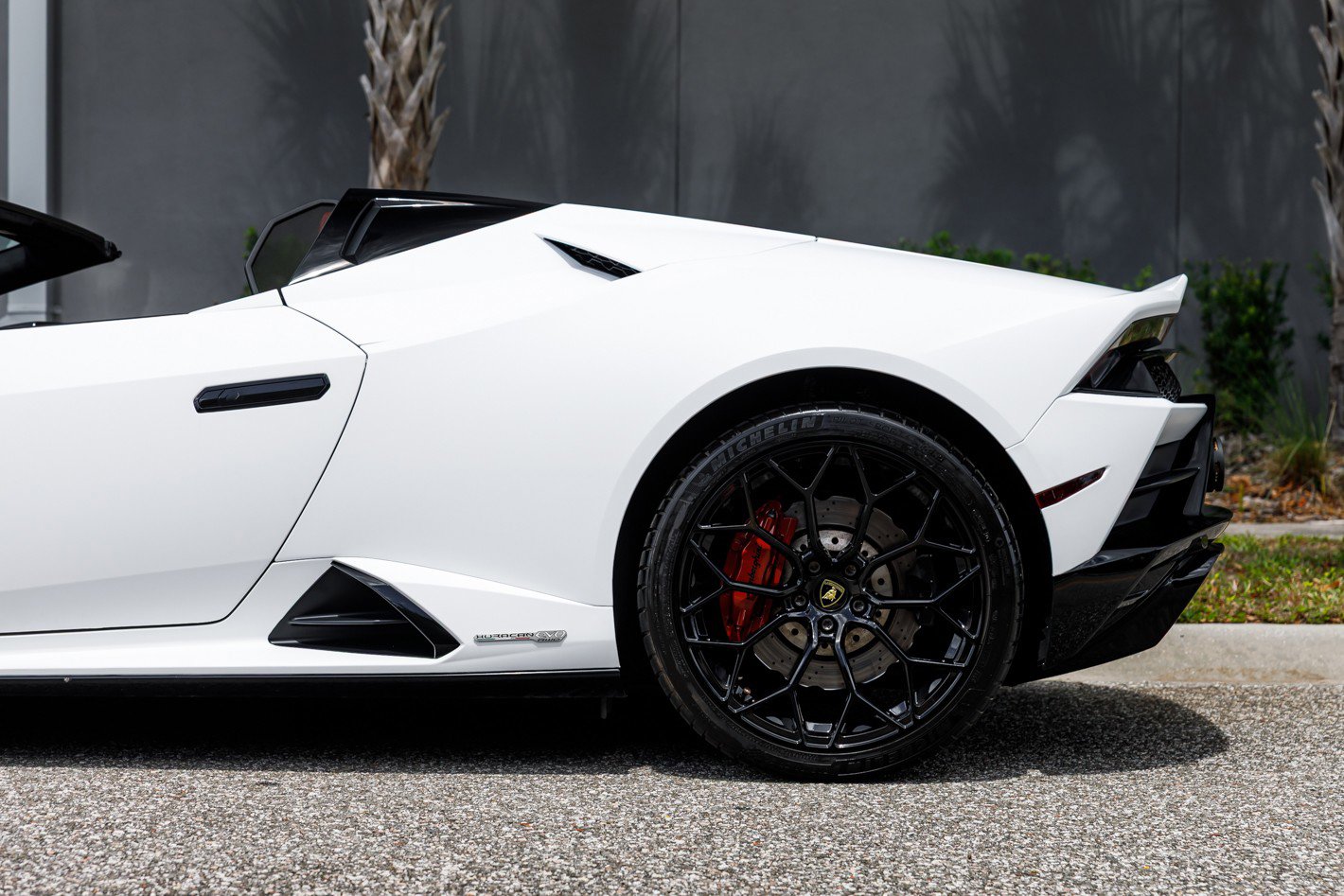 Used 2021 Lamborghini Huracan EVO image 19