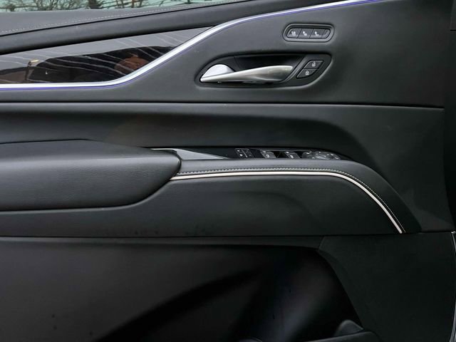 Used 2022 Cadillac Escalade ESV Sport w/ LPO, ONYX Package image 17