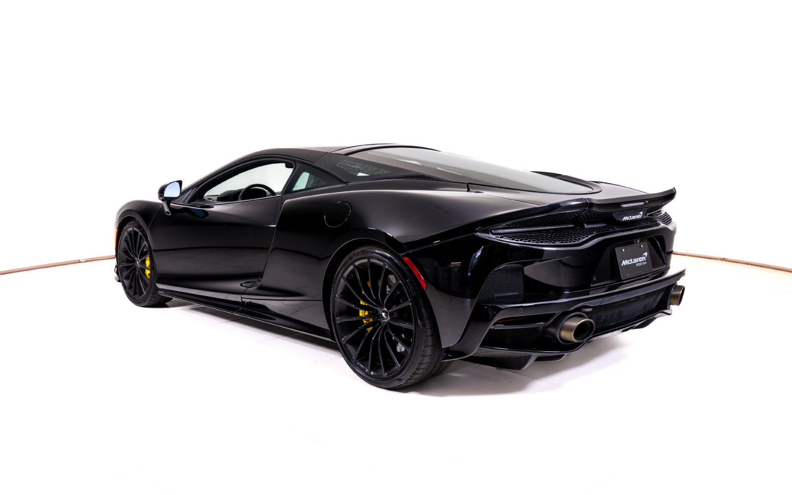 Used 2022 McLaren GT RWD image 3