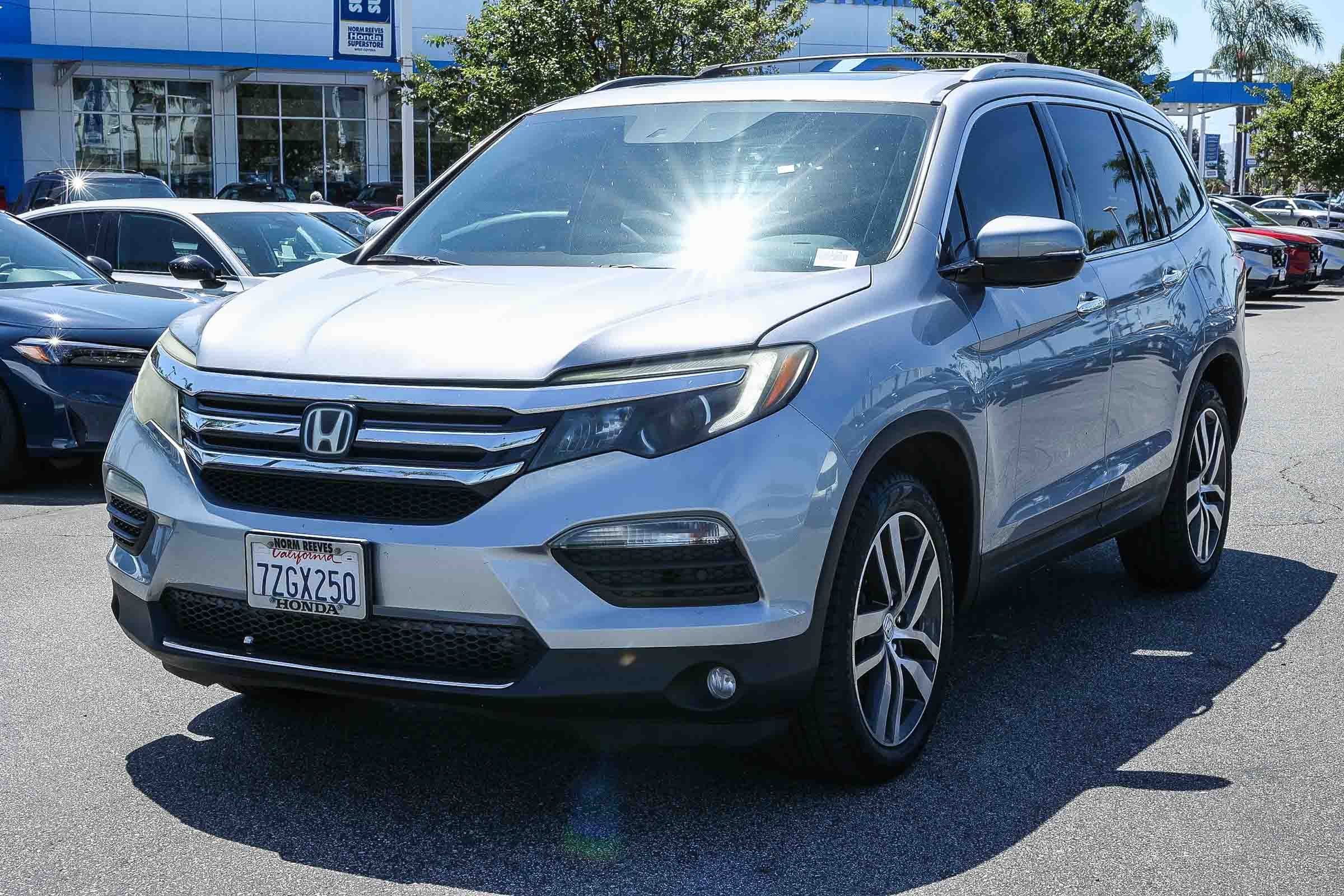 Used 2017 Honda Pilot Touring image 3