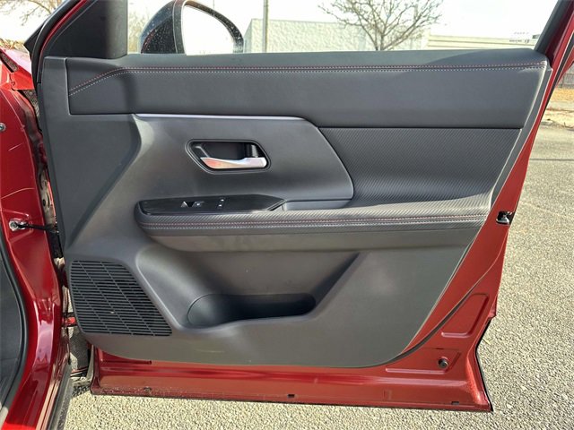 New 2026 Nissan Kicks SR w/ Cold Weather Package image 8