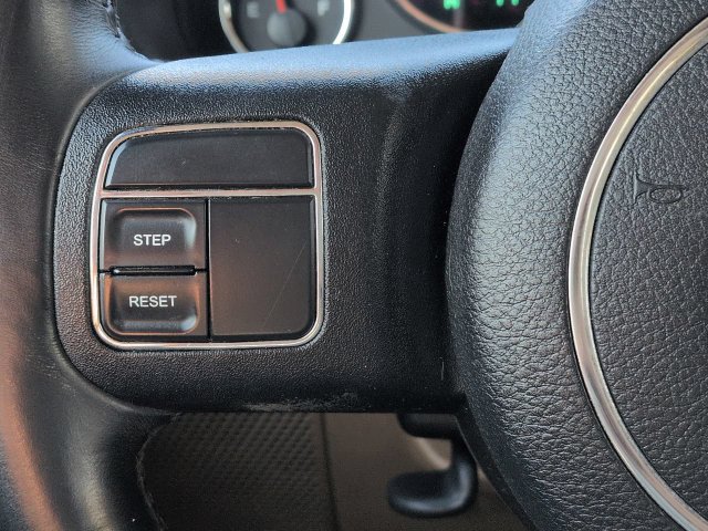 Used 2015 Jeep Wrangler Unlimited Rubicon AWD/4WD image 23