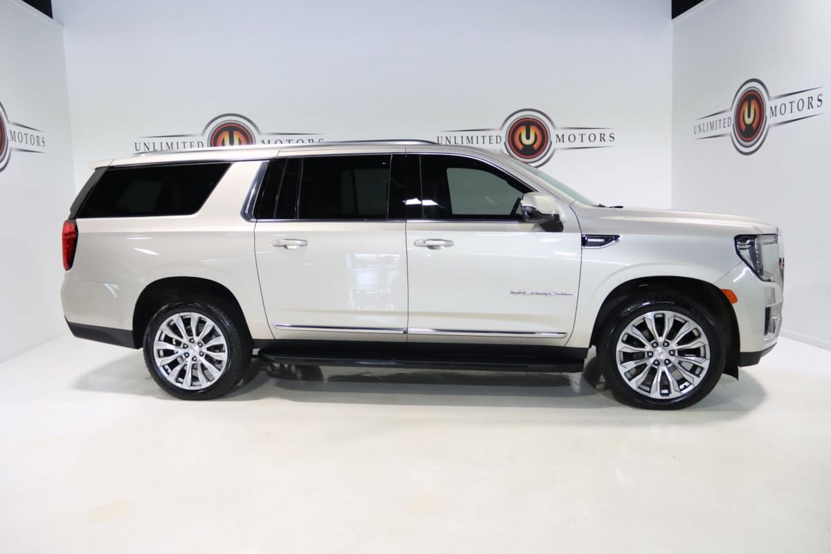 Used 2023 GMC Yukon XL SLT w/ SLT Premium Package AWD/4WD image 5