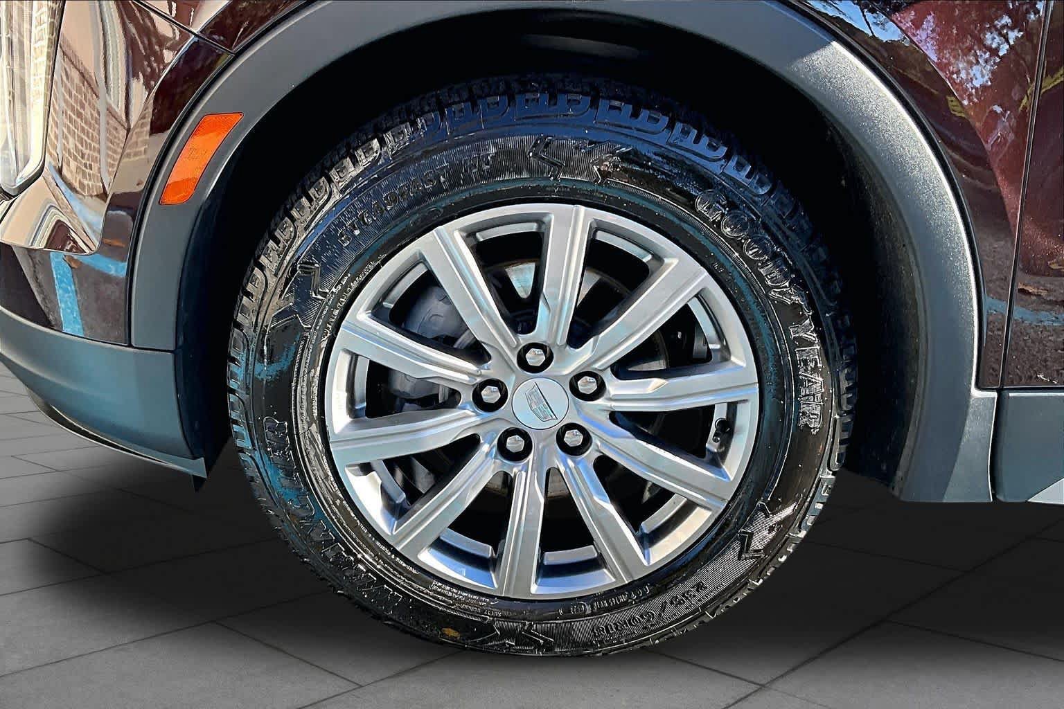 Used 2021 Cadillac XT4 Premium Luxury AWD/4WD image 11