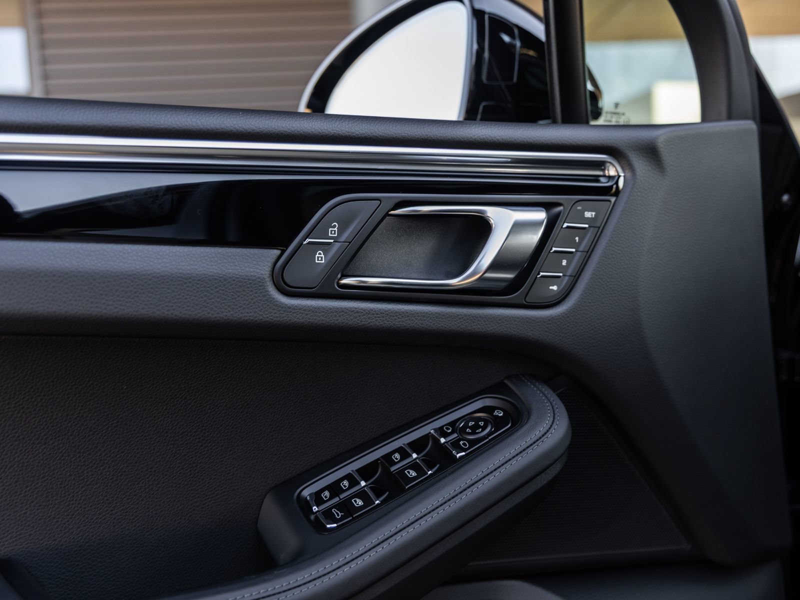 Certified 2026 Porsche Macan AWD/4WD image 21
